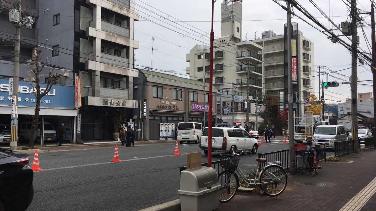 吹田市 本日12 17午前 阪急吹田から少し南 内環状線で車両2台が