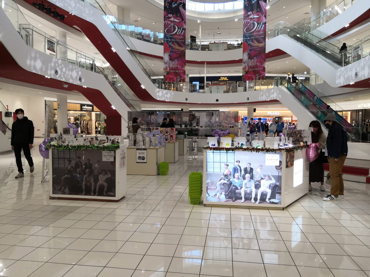 吹田市 エキスポシティ光の広場の大スクリーンにbtsが 韓国コスメのポップアップストアが期間限定で登場 号外net 吹田